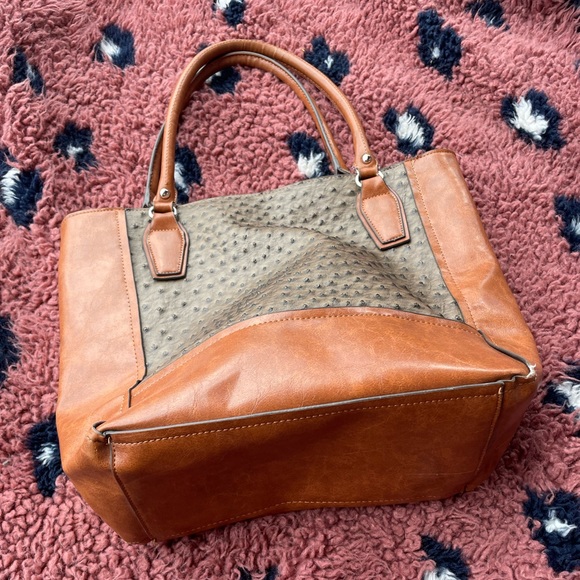 Kelly & Katie Soft Structured Large Shoulder/Tote Bag - Picture 3 of 10